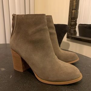 Urban Outfitters UO Suede Leather Ankle Boots